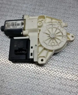 Renault Megane III Rear door window regulator motor 827306548R 916829200 966363200