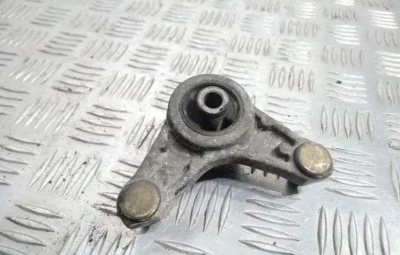 Volvo S70 V70 V70 XC Engine mount bracket 6842255