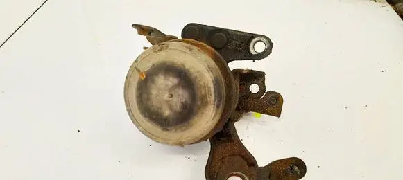 Toyota Avensis T250 Engine mount bracket 