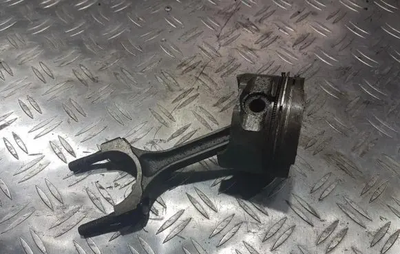 Renault Scenic I Piston with connecting rod