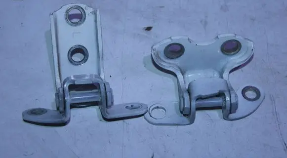 Toyota RAV 4 (XA40) Rear door hinge set 