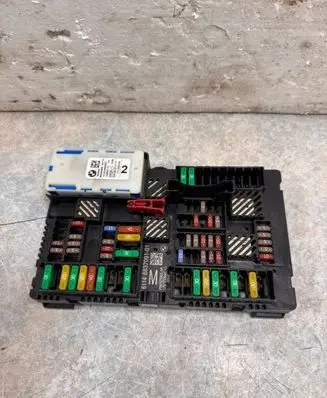 BMW 5 G30 G31 Fuse module 6837091 6992957