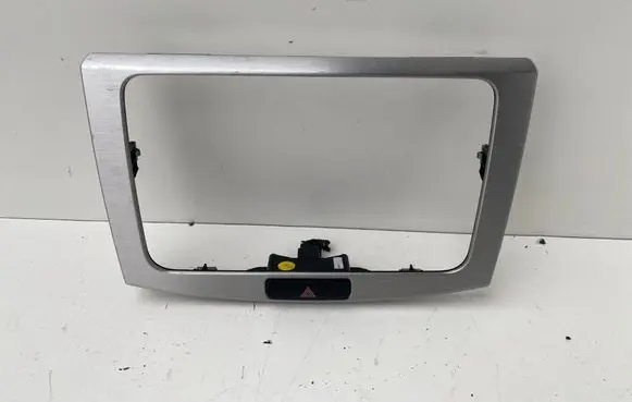 Volkswagen PASSAT B7 Radio/GPS head unit trim 3AA858069