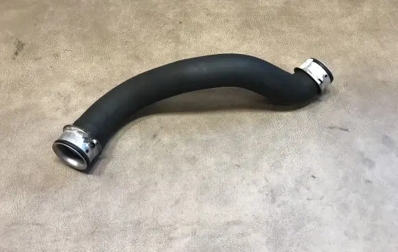 Mercedes-Benz C W204 Engine coolant pipe/hose A2045011582