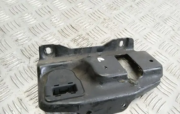 Other engine bay part