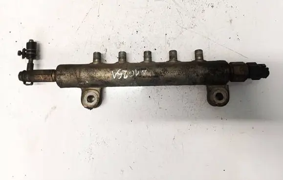 Nissan Primera Fuel main line pipe