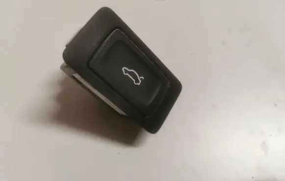 Audi Q7 4M Tailgate opening switch 4G0959831C