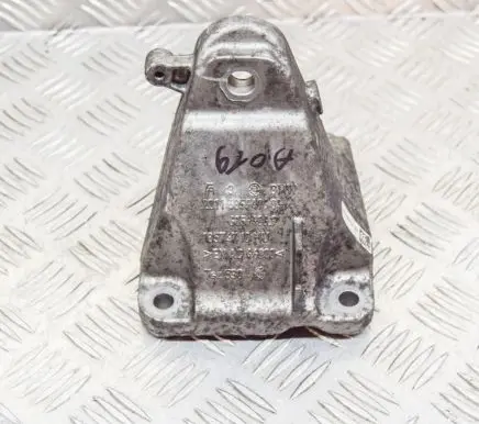 BMW 1 F20 F21 Engine mounting bracket 6859406 6859416