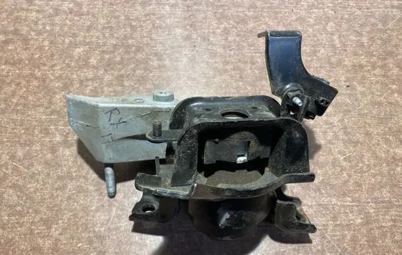 Lexus RX 450H Engine mount bracket 1230531080