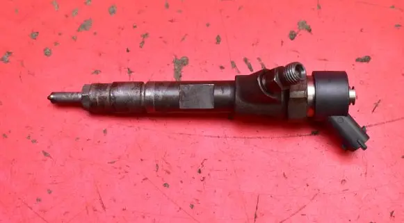 Renault Megane II Fuel injector 8200100272