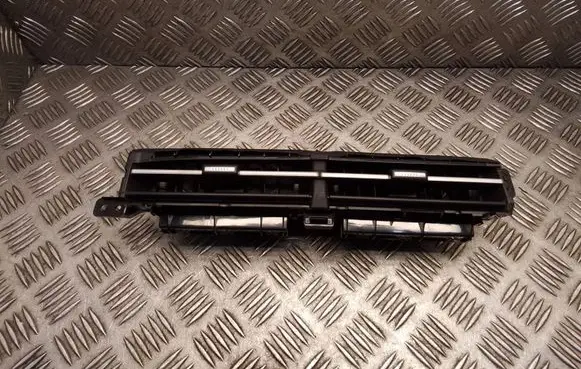 Toyota Prius (XW30) Dash center air vent grill 5567047070 5568747030