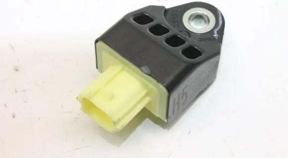 Toyota RAV 4 (XA40) Airbag deployment crash/impact sensor 8983133050