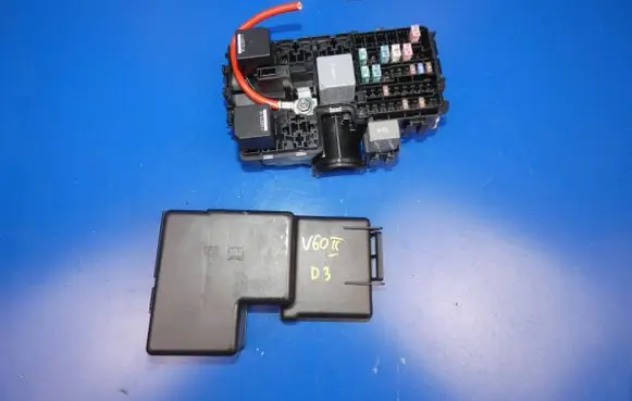 Volvo V60 Fuse module 31384034 K067R 0609296