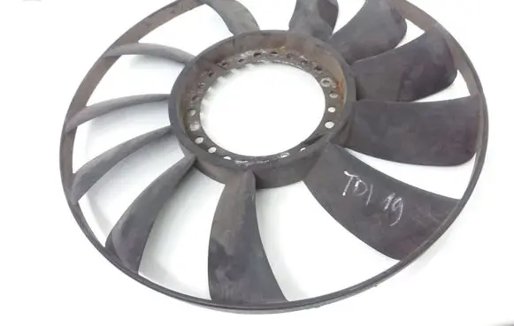 Audi A4 S4 B5 8D Fan impeller 058121301B