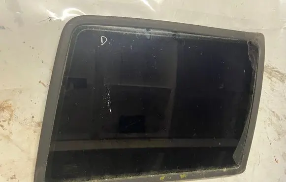 Hyundai Galloper Rear side window
