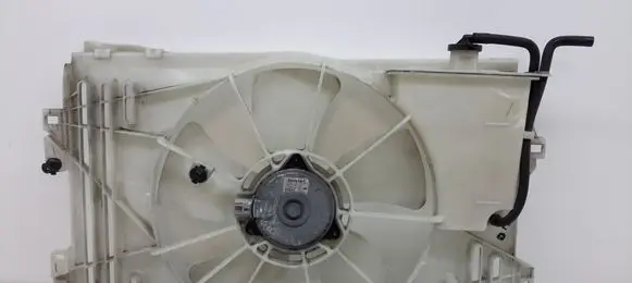 Toyota Corolla Verso AR10 Radiator cooling fan shroud 167110D141