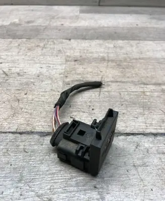 Volkswagen Jetta VI Clutch pedal sensor 1K0927810E SE000023F