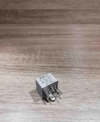Audi A6 S6 C5 4B Other relay 141951253B 20240072 53SILVER