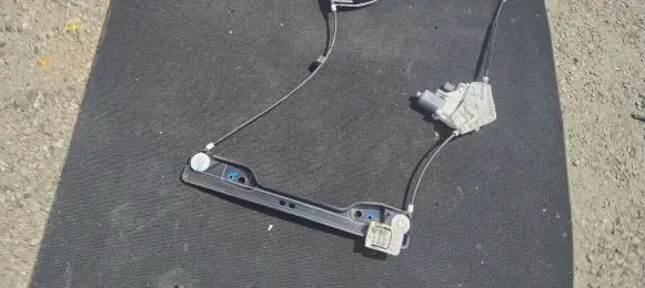 Dodge Journey Front door window regulator with motor