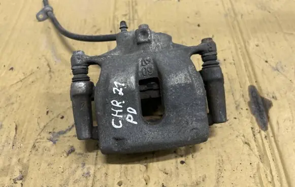 Toyota C-HR I Front brake caliper 