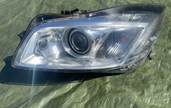 Opel Insignia A Headlight/headlamp 13226792 1ZT009631-01