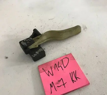 Opel Astra H Engine bonnet (hood) release handle 1212123