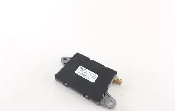 Audi TT TTS Mk2 Aerial antenna amplifier 8J8035225M
