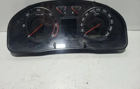 Skoda Superb B5 (3U) Speedometer (instrument cluster) 3U0920841D 110080115