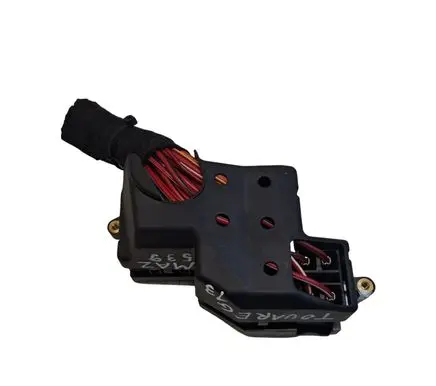 Volkswagen Touareg II Fuse module 7P0941828A 7P0941824A
