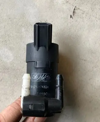 Volvo XC90 Windscreen/windshield washer pump 1S7117K624 T655C