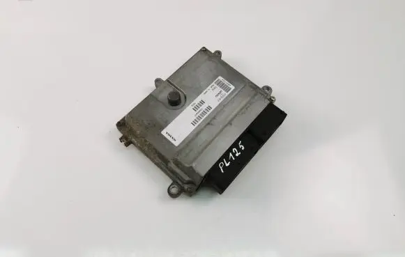 Volvo V50 Engine control unit/module P30650677
