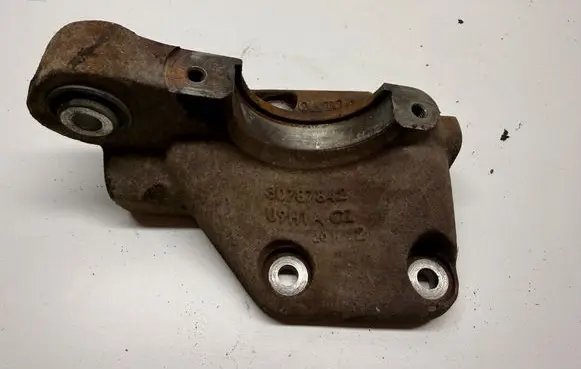 Volvo XC60 Driveshaft support bearing bracket 30787842
