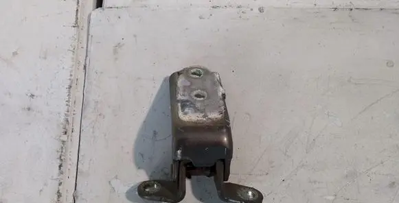 Chevrolet Epica Front door upper hinge