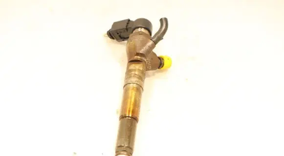 Fuel injector