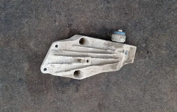 BMW 3 G20 G21 Engine mounting bracket 68615559 6861559 13574710
