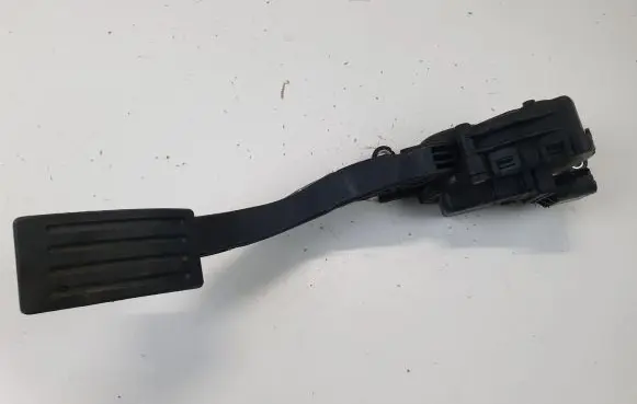 Ford Focus Accelerator throttle pedal 6PV008641 4M519F836BH