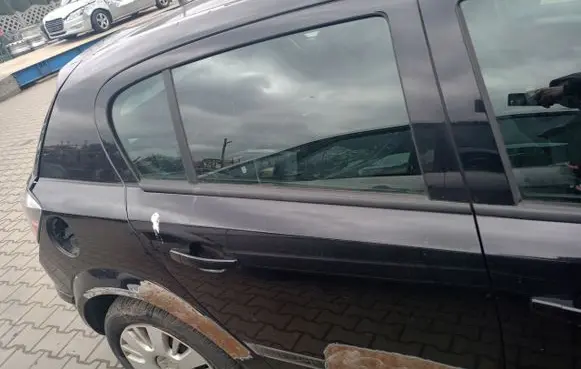 Opel Astra H Sliding door window/glass 