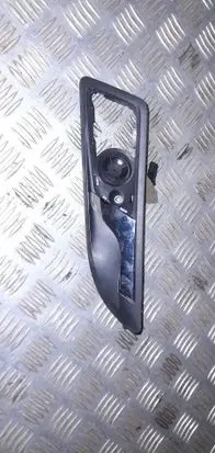 Skoda Octavia Mk2 (1Z) Front door interior handle 1Z0837247