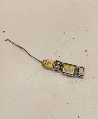 Mitsubishi Grandis Airbag deployment crash/impact sensor 8651A014 0568010234