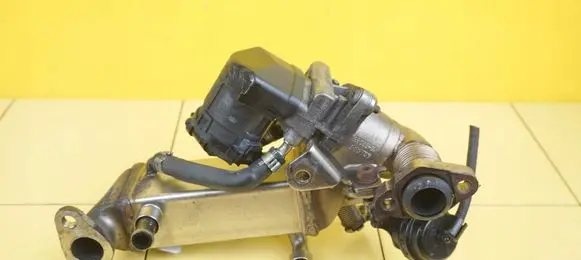 BMW 1 E81 E87 EGR valve cooler 7810166 N47D20C