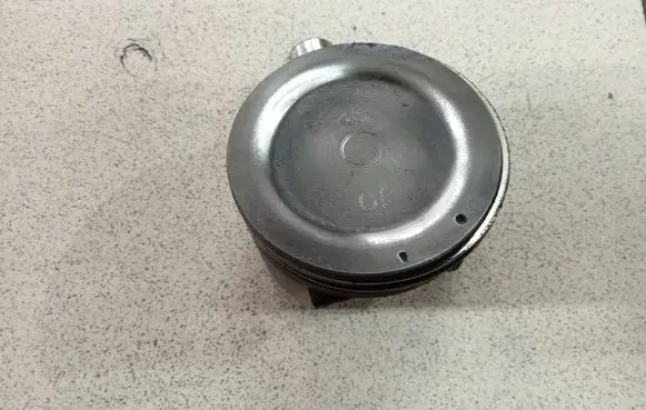 Suzuki Grand Vitara II Piston J20A