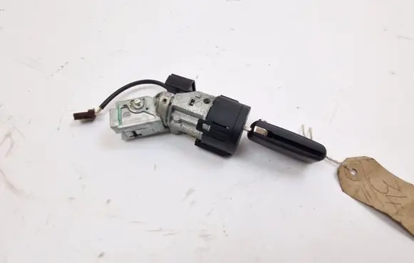 Citroen DS3 Ignition lock E1105995