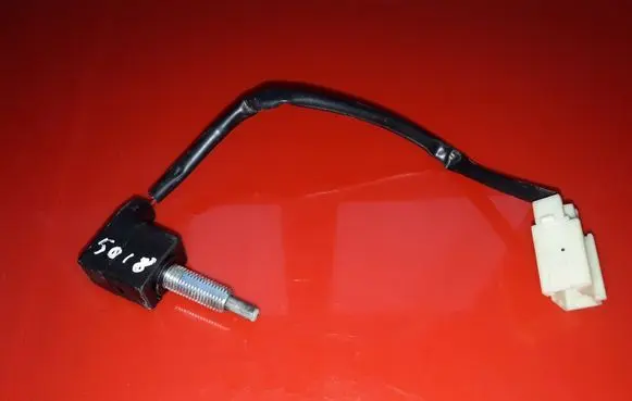 KIA Carens II Brake pedal sensor switch 7A00