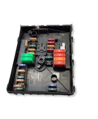 Volkswagen Touran I Fuse module 0171830