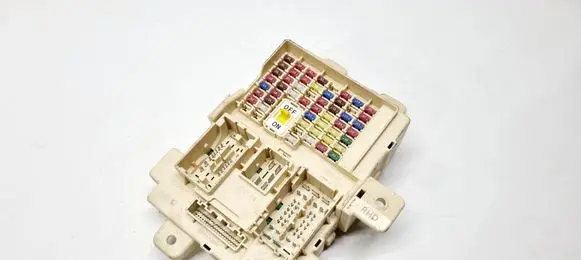 KIA Sportage Fuse module 91950D9710