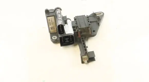 BMW M4 F82 F83 Current control relay 9296153 61149296153