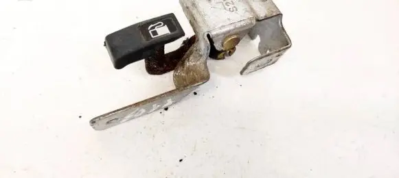 Honda HR-V Fuel tank opening switch 