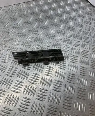Volkswagen PASSAT B6 Front bumper mounting bracket 3C0807184