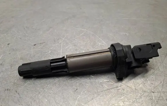 BMW 1 E81 E87 High voltage ignition coil 0221504100 1220703201