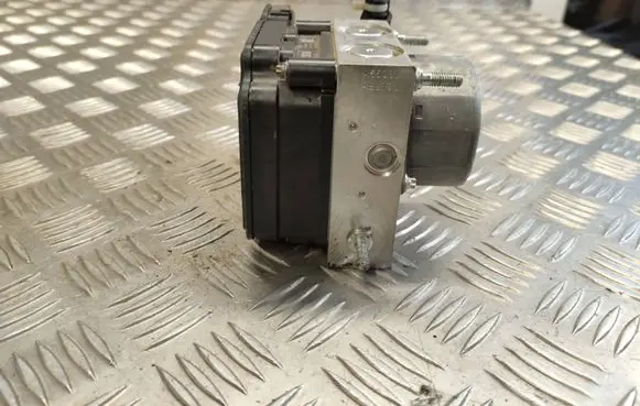 Renault Zoe ABS Pump 476609473R 0265244951